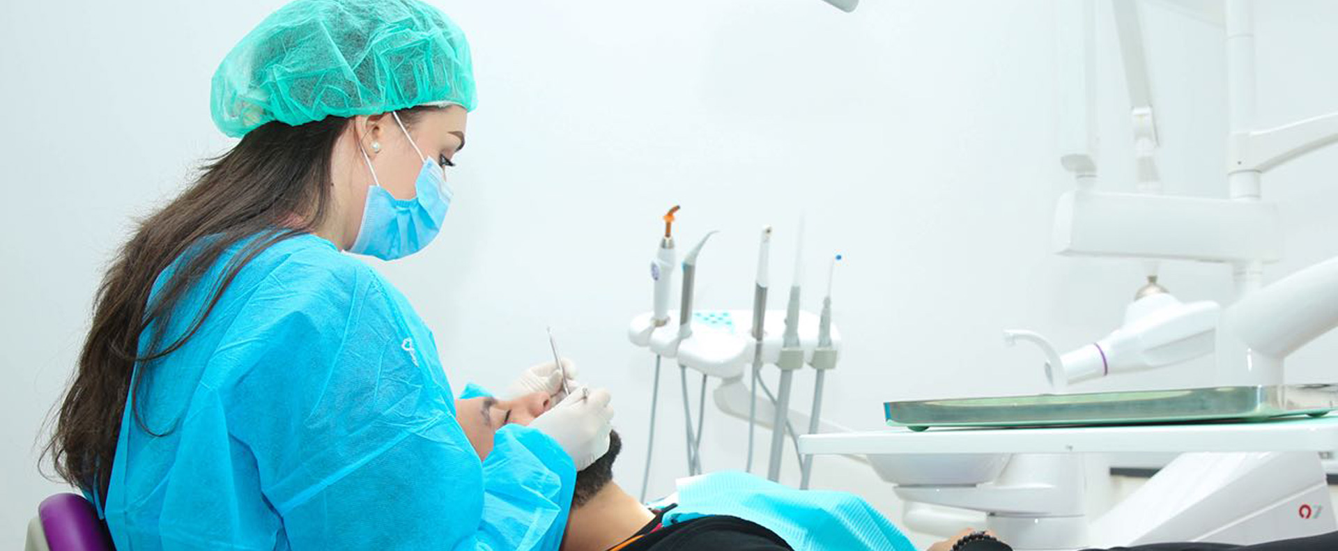 Choosing The Right Dentistry College: Key Considerations For Enrollment